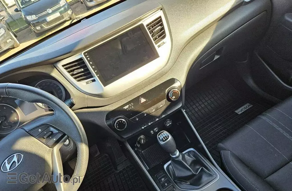 HYUNDAI Tucson 
