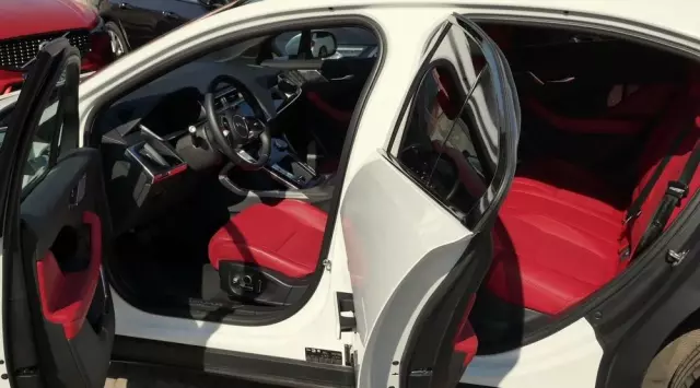 JAGUAR I-Pace EV400 AWD HSE