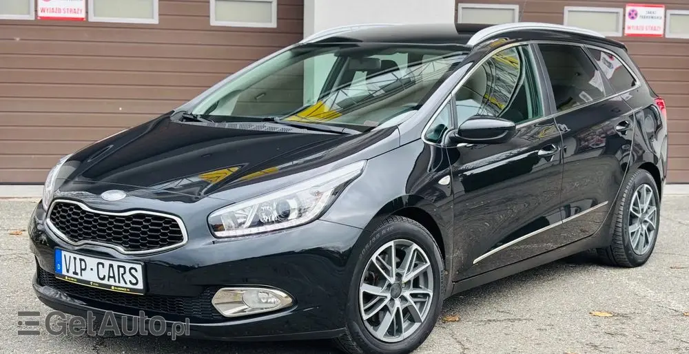 KIA Ceed 1.6 CRDi 128 ISG Dream Team Edition