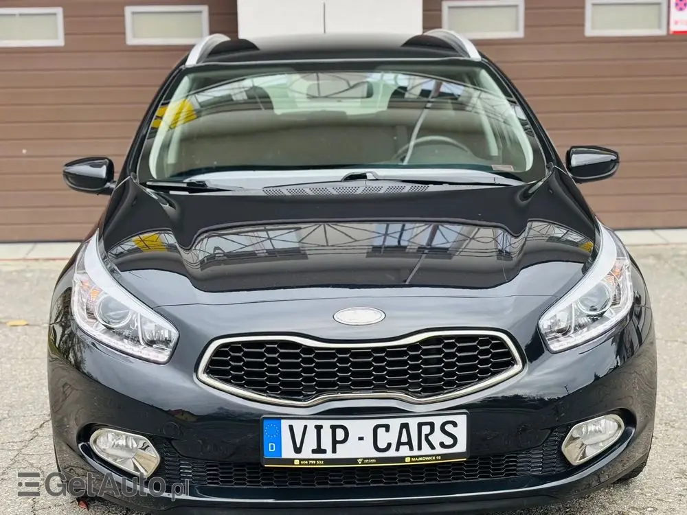 KIA Ceed 1.6 CRDi 128 ISG Dream Team Edition