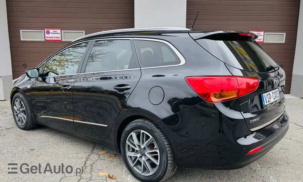 KIA Ceed 1.6 CRDi 128 ISG Dream Team Edition