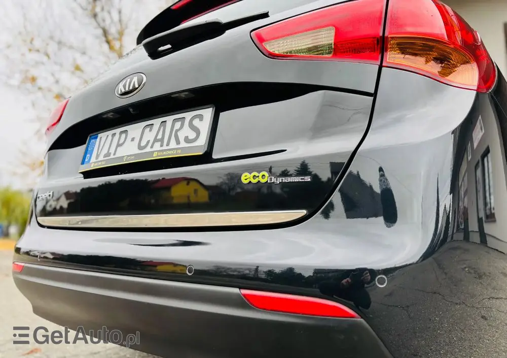 KIA Ceed 1.6 CRDi 128 ISG Dream Team Edition