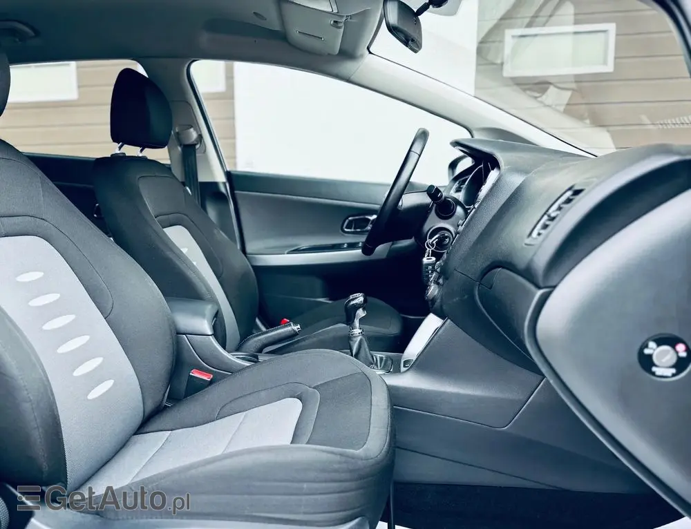 KIA Ceed 1.6 CRDi 128 ISG Dream Team Edition