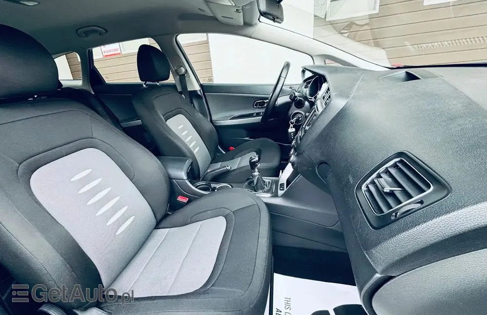 KIA Ceed 1.6 CRDi 128 ISG Dream Team Edition