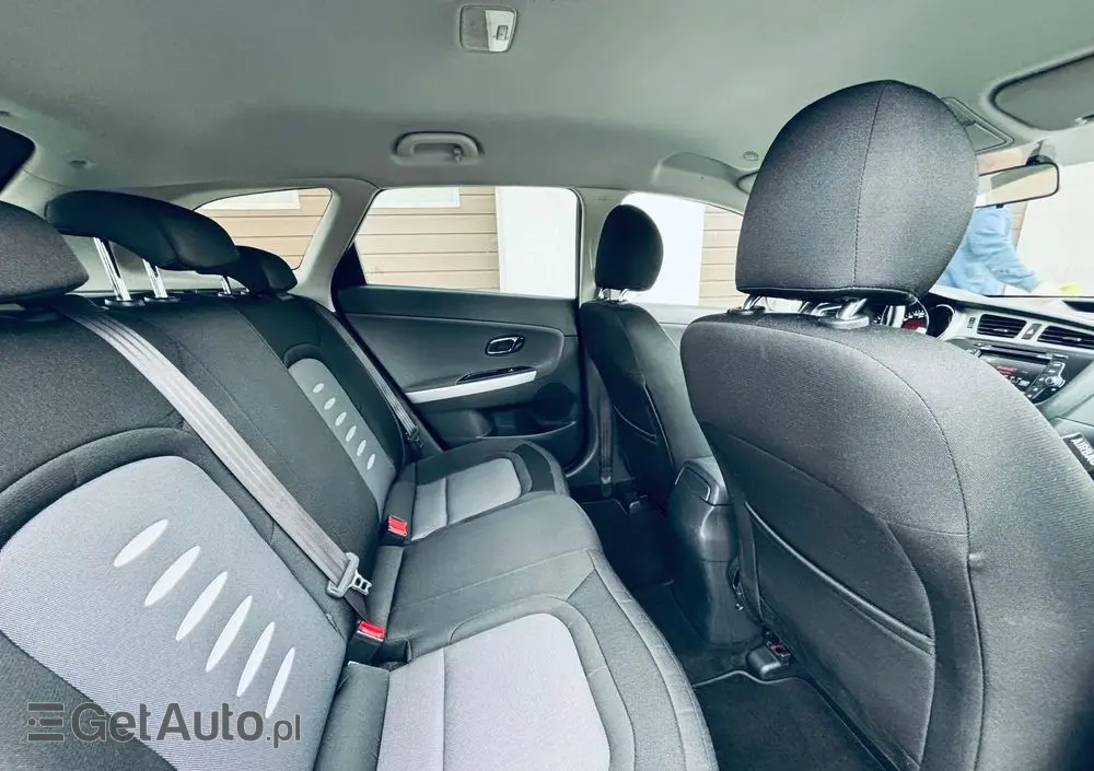 KIA Ceed 1.6 CRDi 128 ISG Dream Team Edition