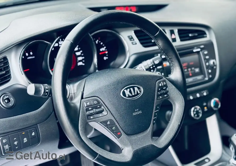 KIA Ceed 1.6 CRDi 128 ISG Dream Team Edition