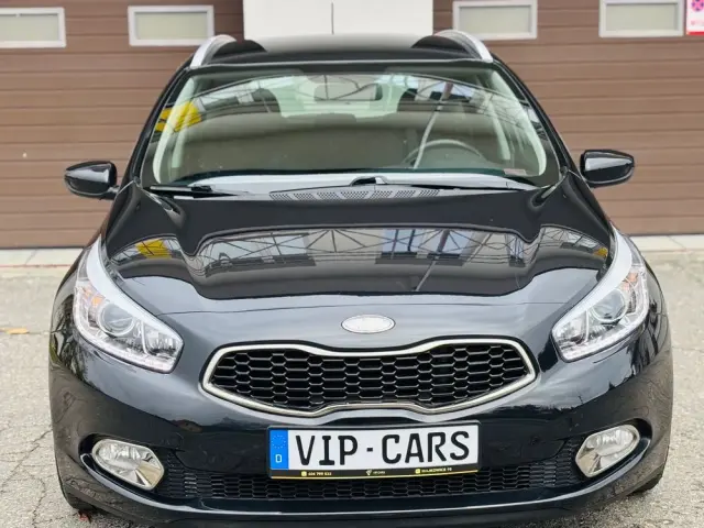 KIA Ceed 1.6 CRDi 128 ISG Dream Team Edition