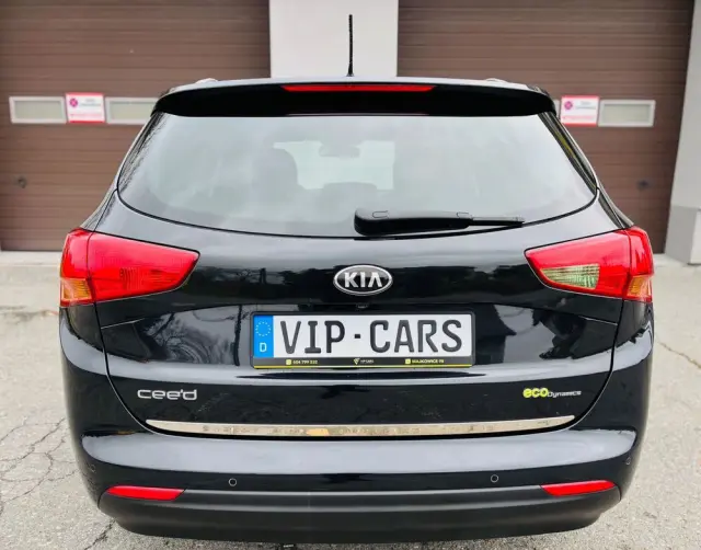 KIA Ceed 1.6 CRDi 128 ISG Dream Team Edition