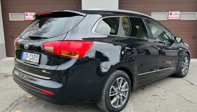 KIA Ceed 1.6 CRDi 128 ISG Dream Team Edition