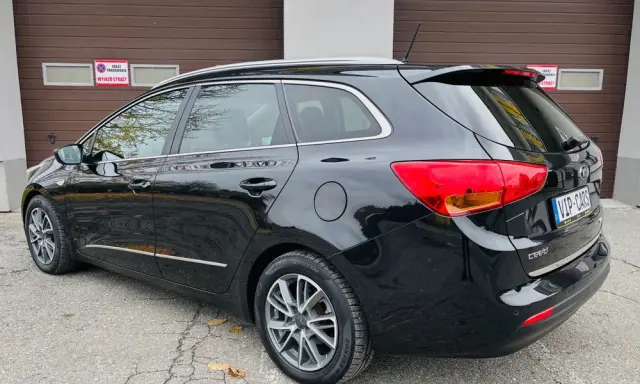 KIA Ceed 1.6 CRDi 128 ISG Dream Team Edition