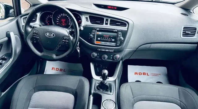 KIA Ceed 1.6 CRDi 128 ISG Dream Team Edition