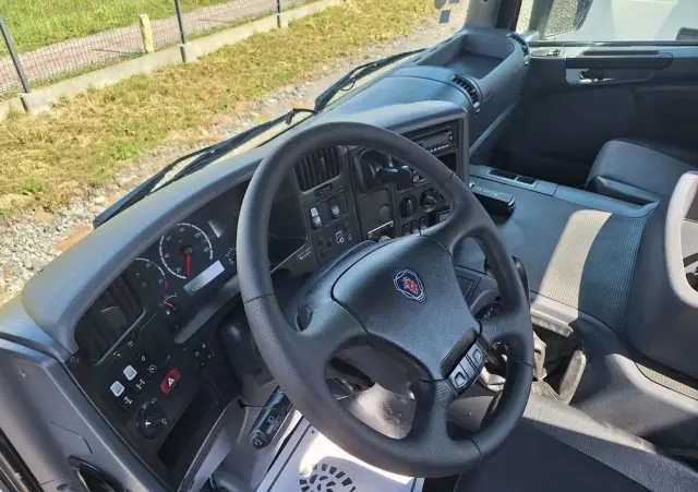 SCANIA P340 6X4 BORDMATIC / HDS HIAB 122/ Import Francja 