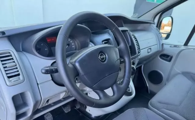 OPEL Vivaro 