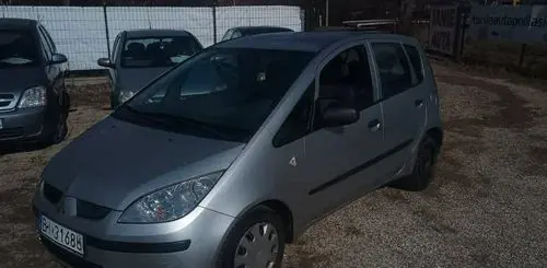 MITSUBISHI Colt 