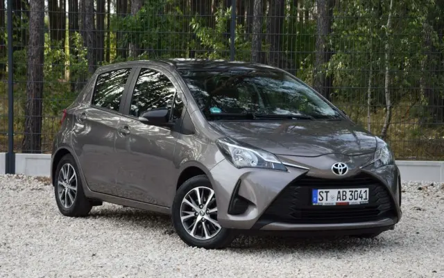 TOYOTA Yaris 1.5 Active