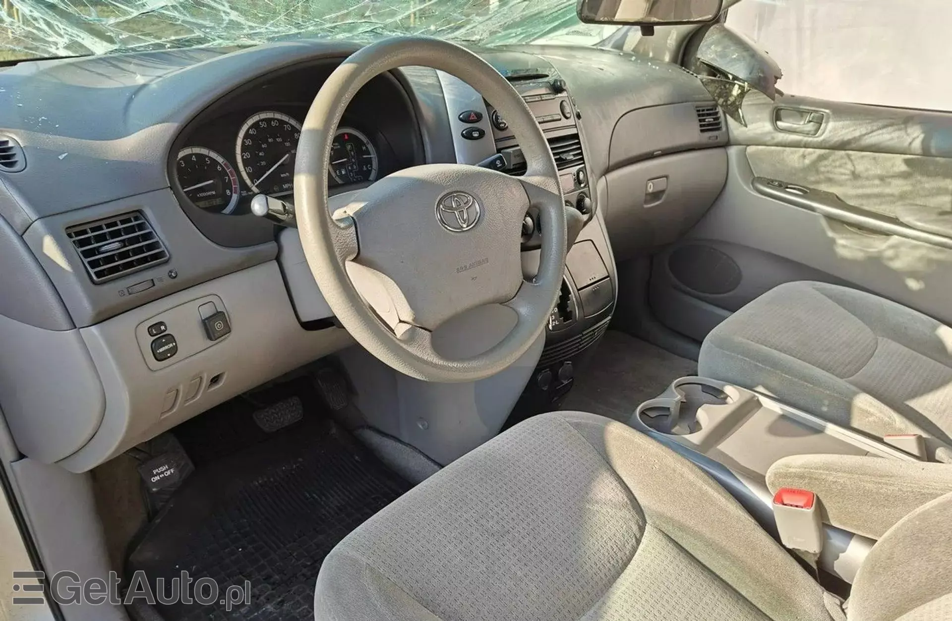 TOYOTA Sienna 