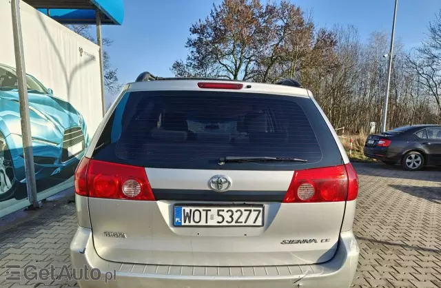TOYOTA Sienna 