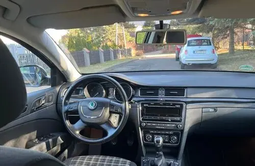 SKODA Superb 