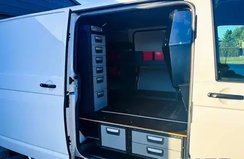 VOLKSWAGEN TRANSPORTER 