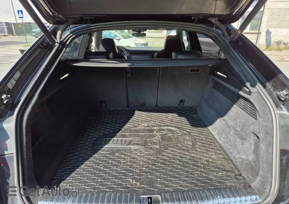 AUDI Q8 50 TDI quattro tiptronic