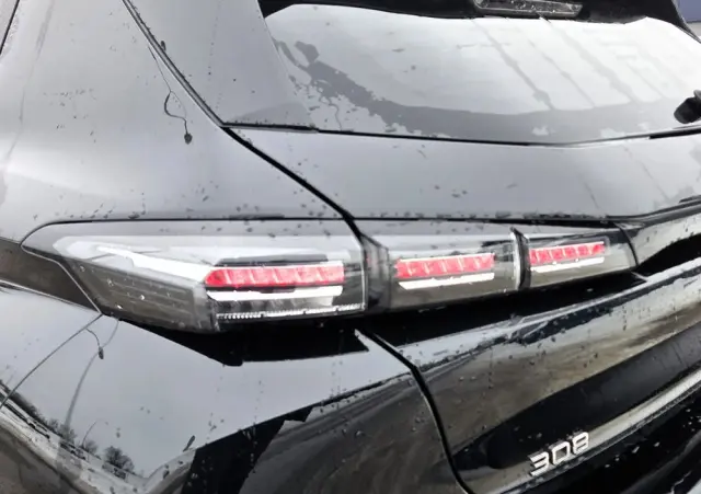 PEUGEOT 308 1.5 BlueHDi Allure S&S EAT8