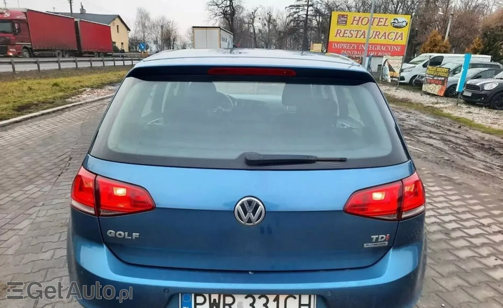 VOLKSWAGEN Golf 