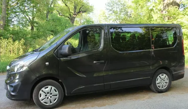 OPEL Vivaro 