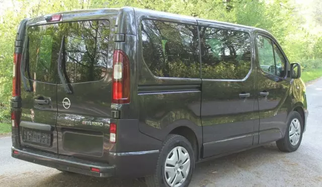 OPEL Vivaro 