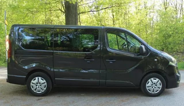 OPEL Vivaro 