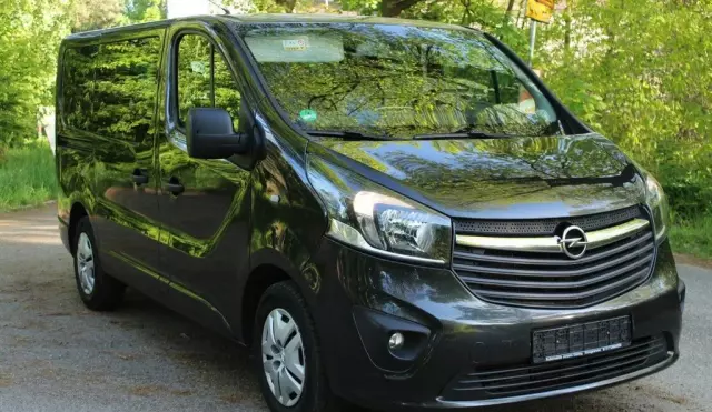 OPEL Vivaro 