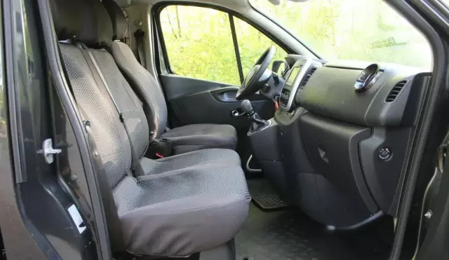 OPEL Vivaro 
