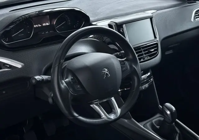 PEUGEOT 2008 1.6 BlueHDi Style