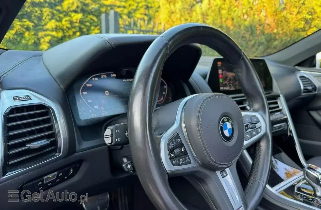 BMW M8 