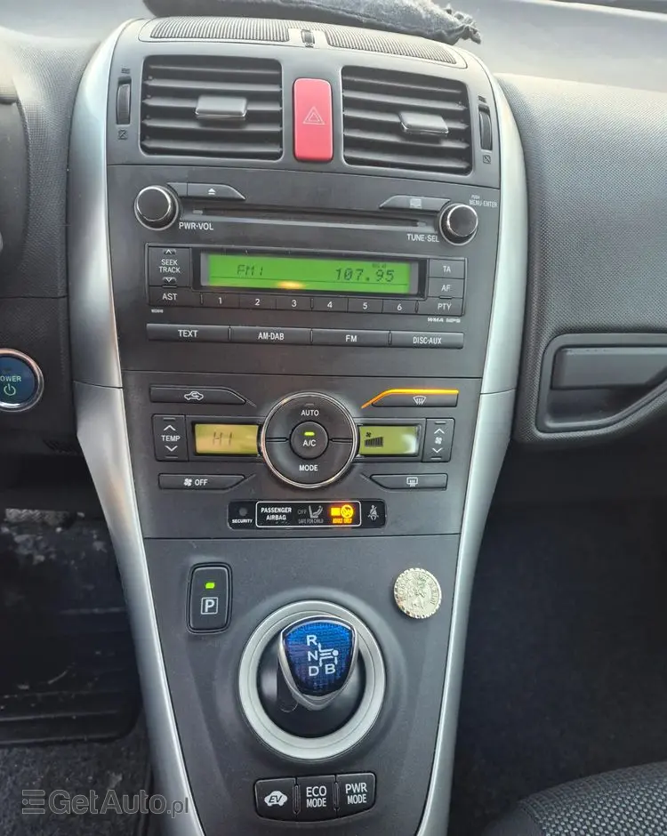 TOYOTA Auris 