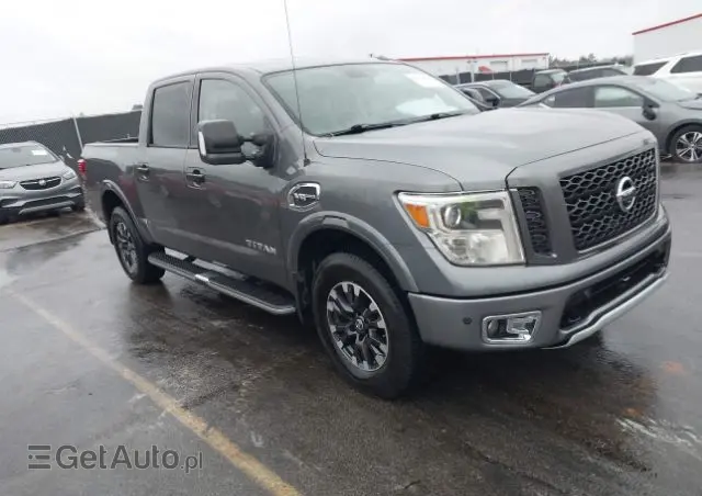 NISSAN Titan 