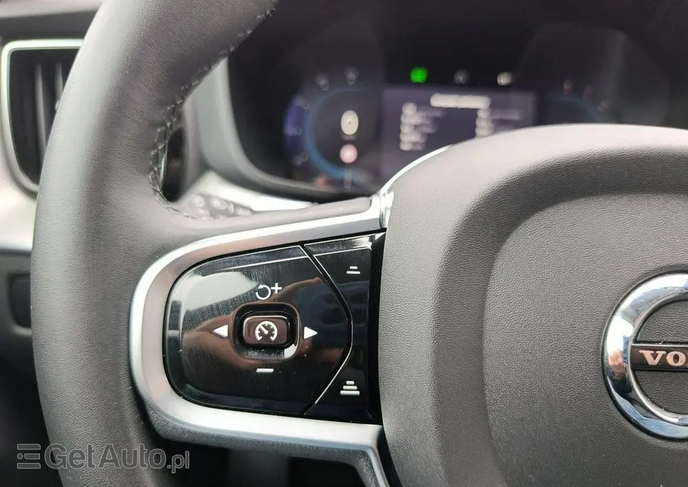 VOLVO XC 60 B4 B Plus Dark