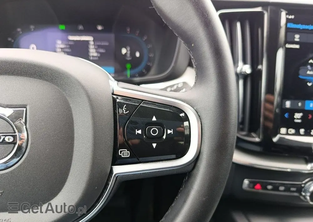 VOLVO XC 60 B4 B Plus Dark