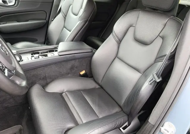 VOLVO XC 60 B4 B Plus Dark
