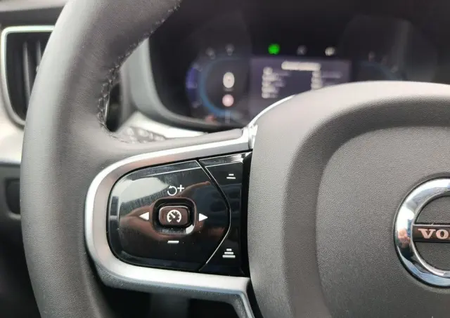 VOLVO XC 60 B4 B Plus Dark