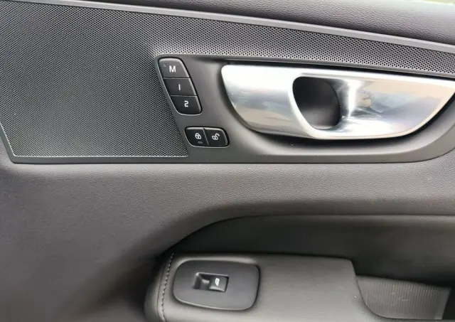 VOLVO XC 60 B4 B Plus Dark