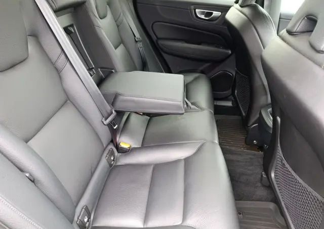 VOLVO XC 60 B4 B Plus Dark