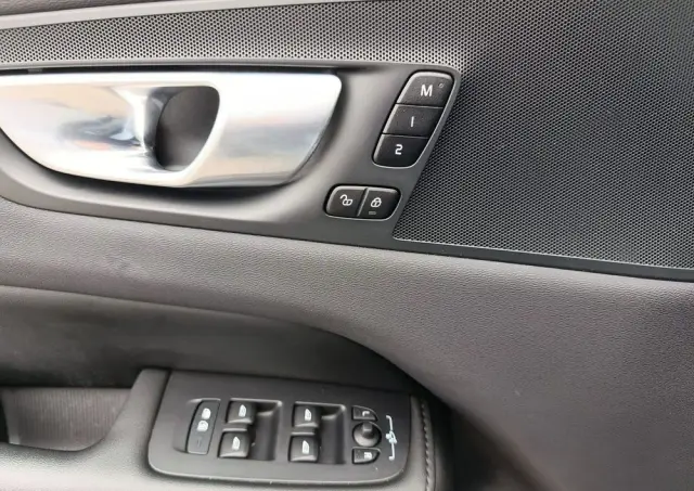 VOLVO XC 60 B4 B Plus Dark