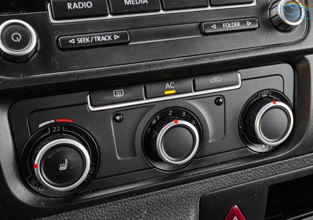 VOLKSWAGEN 2010 T5 TRANSPORTER BUDEL KABINA BRYGADÓWKA 2.0 140 KM 