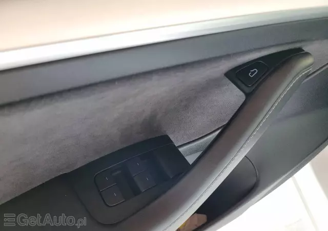 TESLA Model 3 Performance AWD