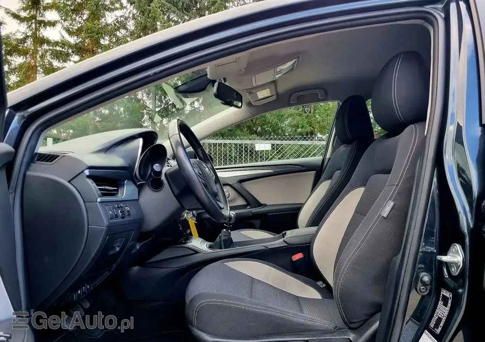 TOYOTA Avensis 2.0 D-4D Premium