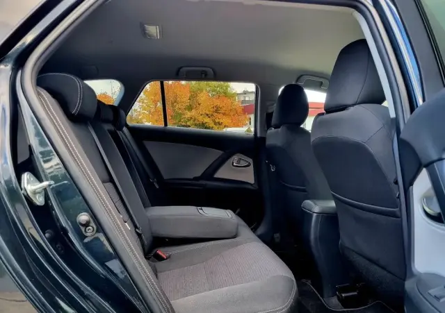 TOYOTA Avensis 2.0 D-4D Premium