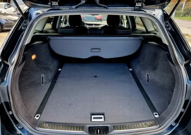 TOYOTA Avensis 2.0 D-4D Premium