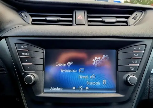 TOYOTA Avensis 2.0 D-4D Premium