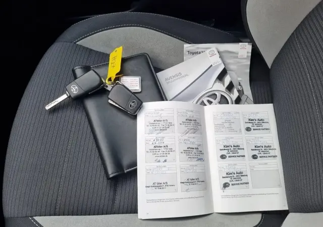 TOYOTA Avensis 2.0 D-4D Premium