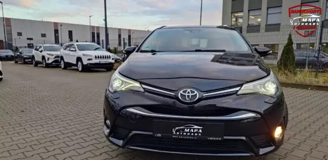 TOYOTA Avensis 